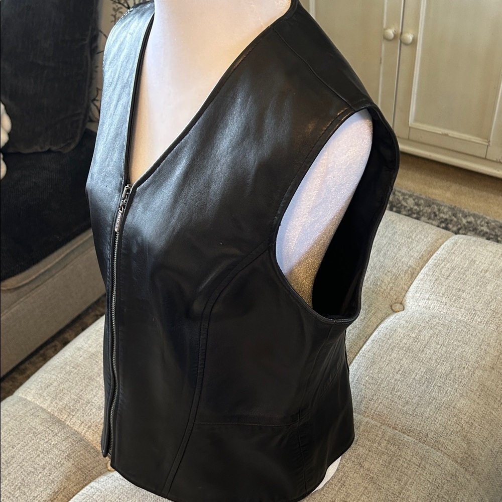 SIENA STUDIO BLACK SOFT LEATHER ZIP FRONT VEST SIZE 12